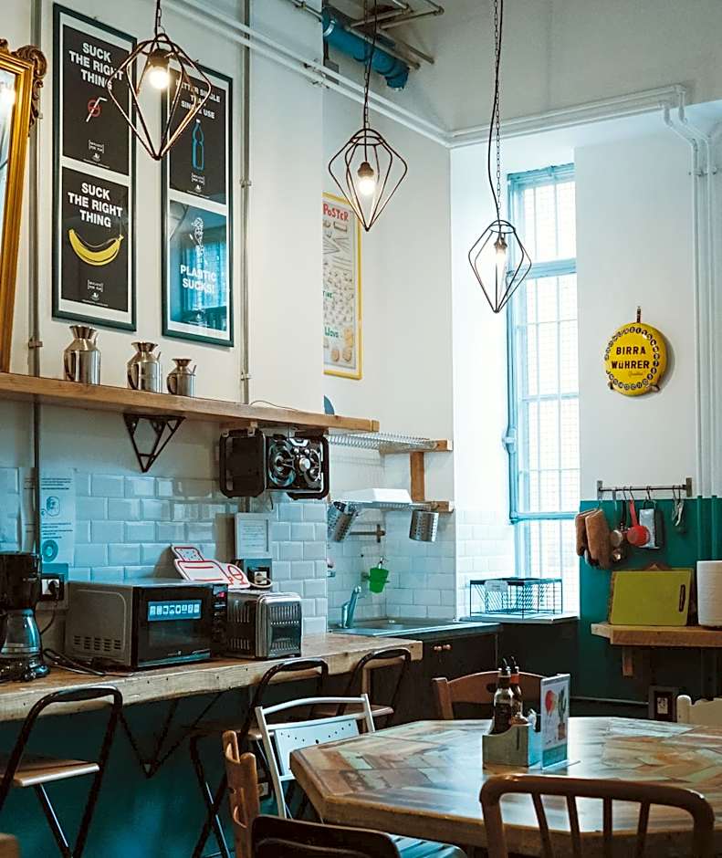 Madama Hostel & Bistrot