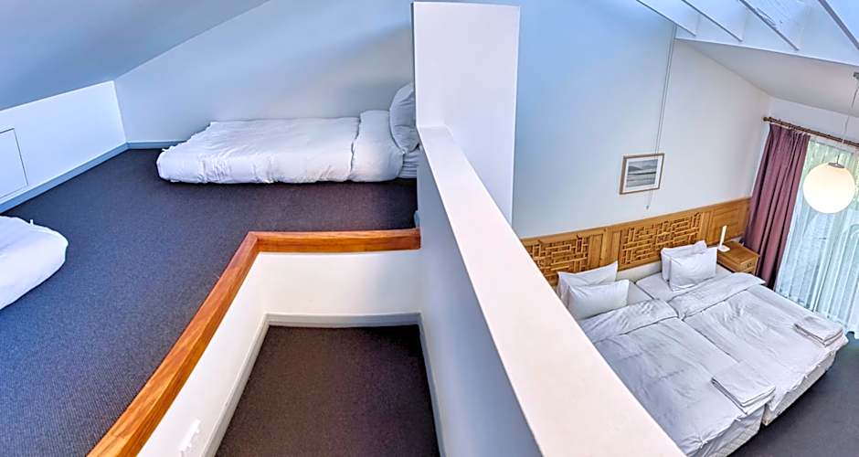 Sinofield Edu-Retreat