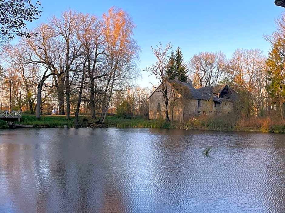 Üksik Rüütel Hotel