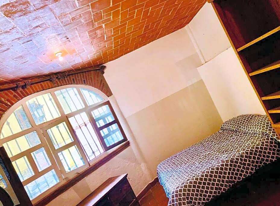 Residencia estilo Californiana Jardín de los Soles