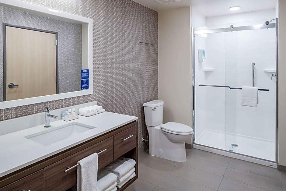 Home2 Suites by Hilton Cape Canaveral Cruise Port, FL