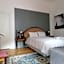 Guinea Fowl Lodge - Lagoon & Heads View B&B, Central Knysna