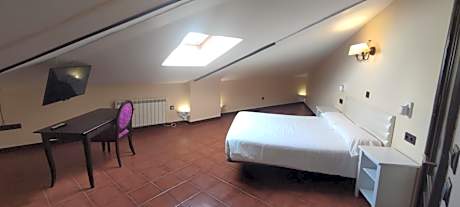 Double Room with Bathtub