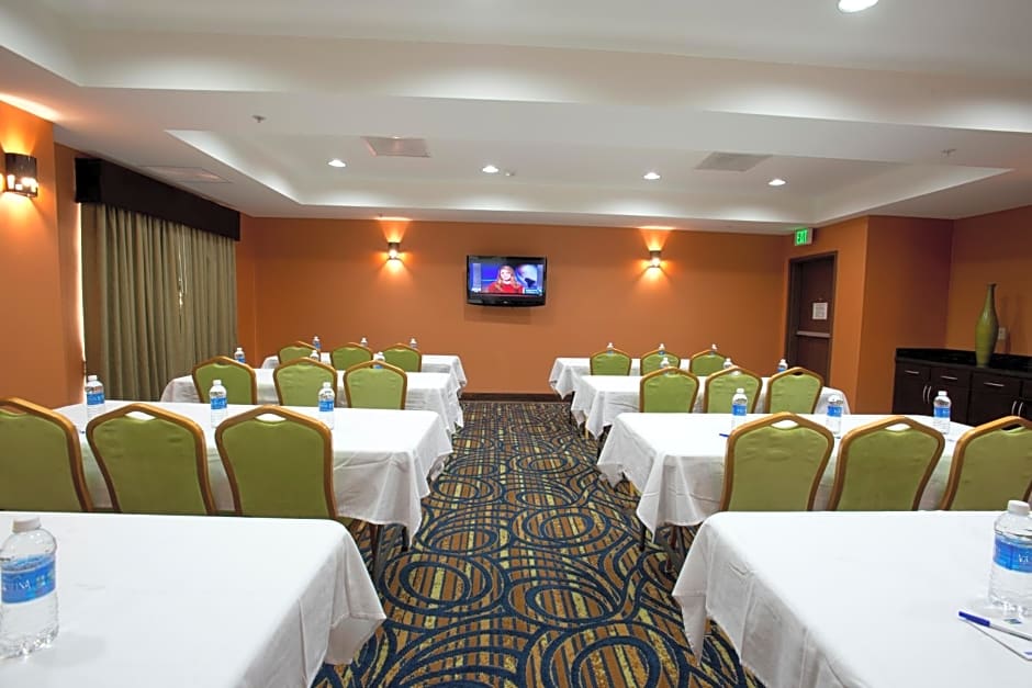 Holiday Inn Express Hotel And Suites Morrilton By IHG