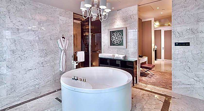 Sofitel Guangzhou Sunrich Hotel