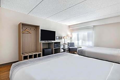 Queen Room with Two Queen Beds - Pet Friendly/Non-Smoking