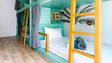 Bed in 6 Bed Mixed Dormitory