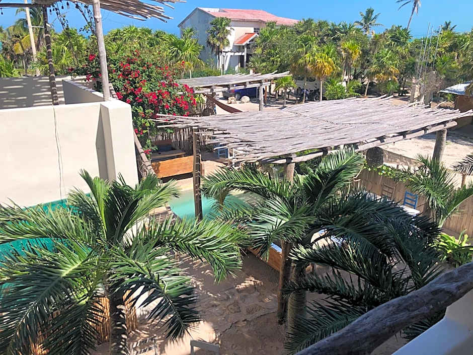 LunArena Barefoot Hotel