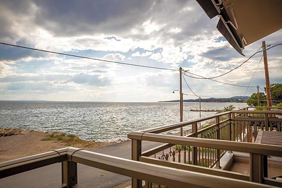 Royalty Suites Seaside