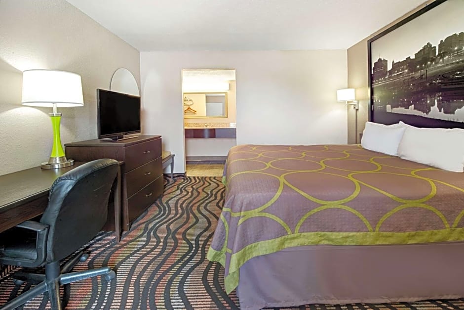 Super 8 by Wyndham Lakeland