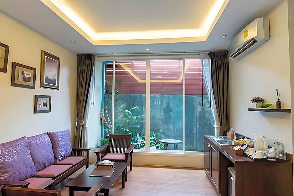 Feung Nakorn Balcony