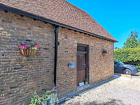 Myrtle Stables - converted, self-contained, countryside