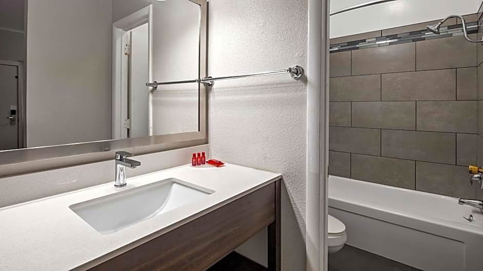 SureStay Hotel by Best Western Findlay