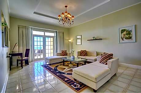 Deluxe Oceanfront Junior Suite