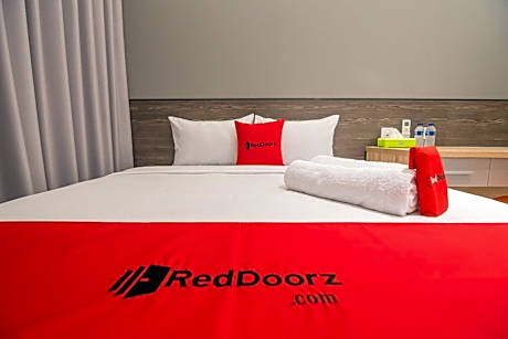 RedDoorz near Taman Rejomulyo