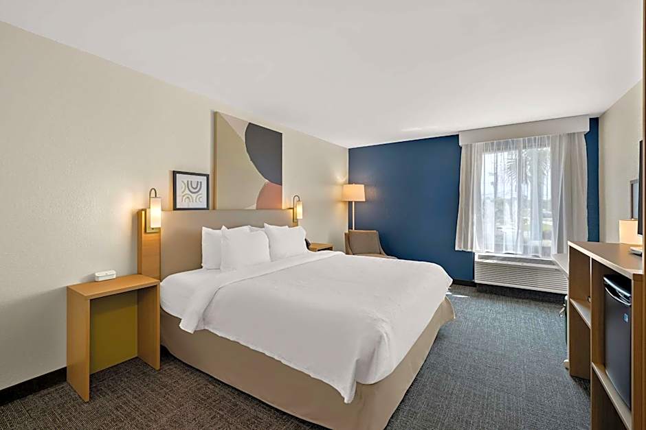 Spark by Hilton Tifton