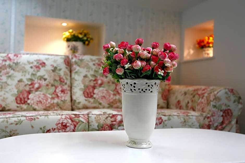 Hotel Les Jardins Carol