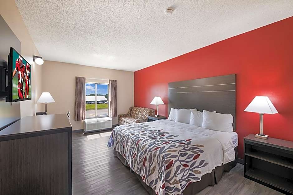 Red Roof Inn & Suites Austin East - Manor