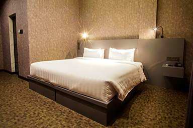 Fhandika Boutique Inc.