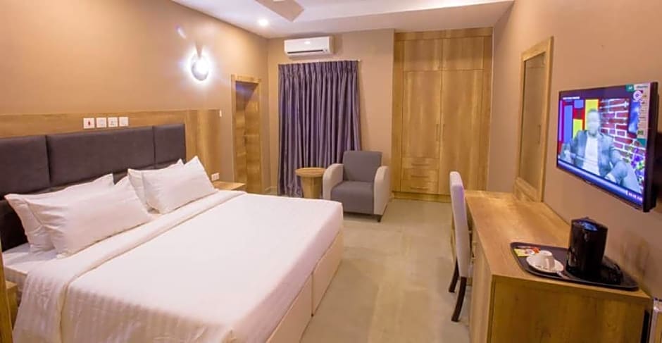 IVANA RESIDENCE APARTMENTS AND SUITES