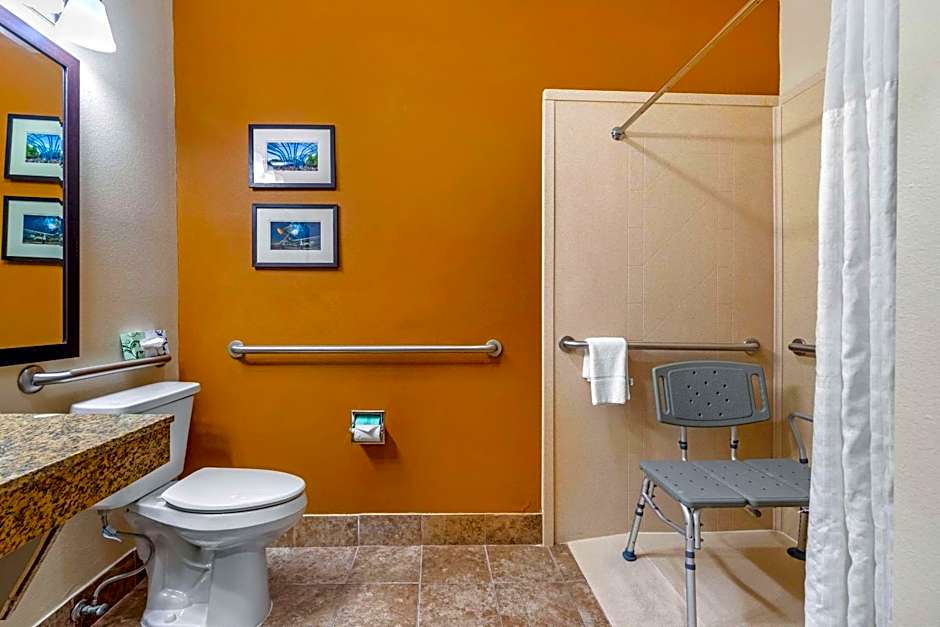 Quality Suites Addison-Dallas