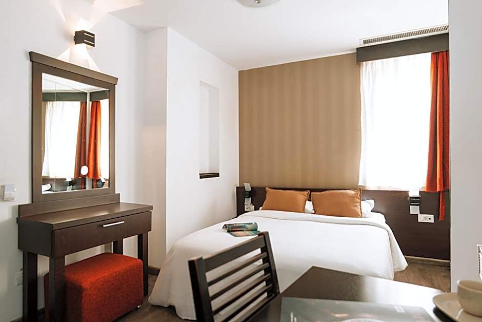 Hotel Duke Armeneasca - Ex Tempo