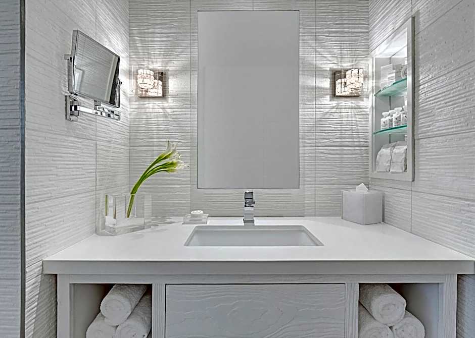 Huntley Santa Monica Beach