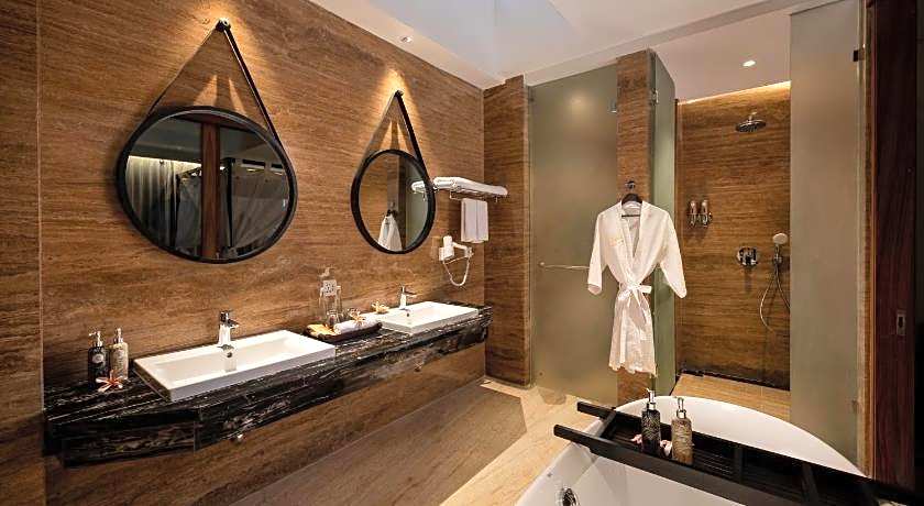 Mokko Suites Batubelig