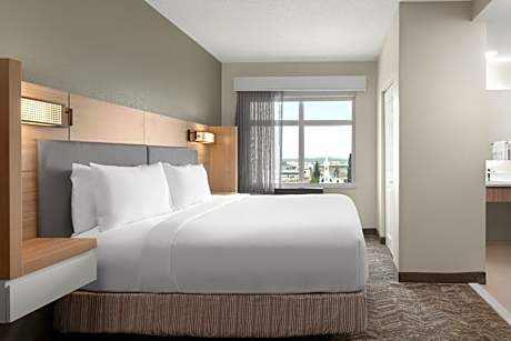 King Suite with Sofa Bed and Roll-in Shower - Mobility Accessible