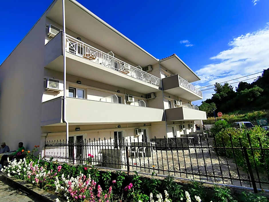 Polychrono GREEN GARDENS