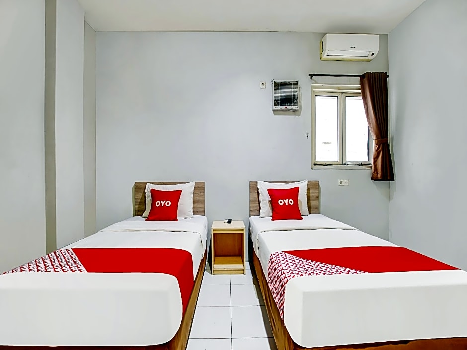 OYO Flagship 91130 Hotel 99 Lodaya