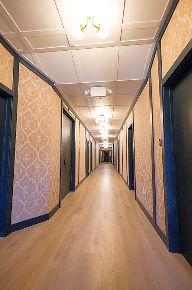 Speakeasy King Suite (Rm 2)