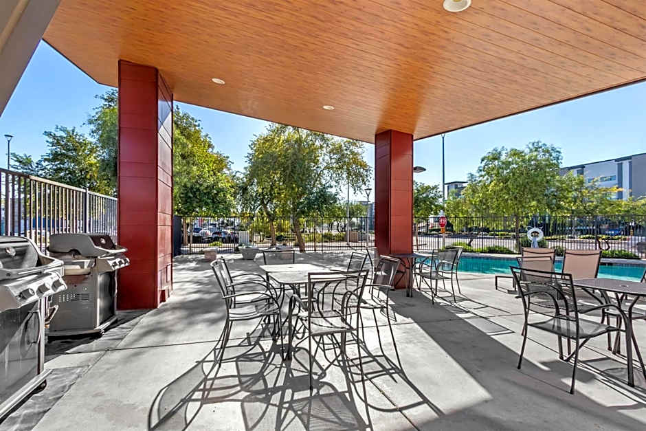 Sonesta Simply Suites Avondale