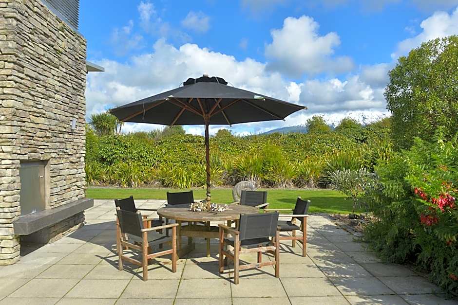 Platinum Lodge & Day Spa