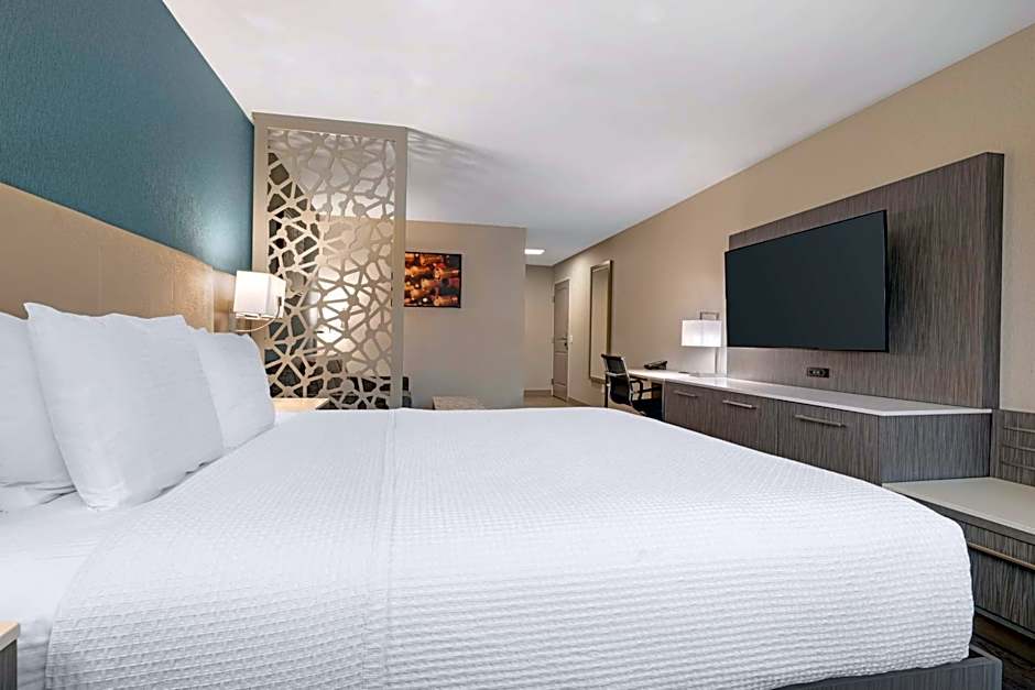 Best Western Plus Temecula Wine Country Hotel & Suites