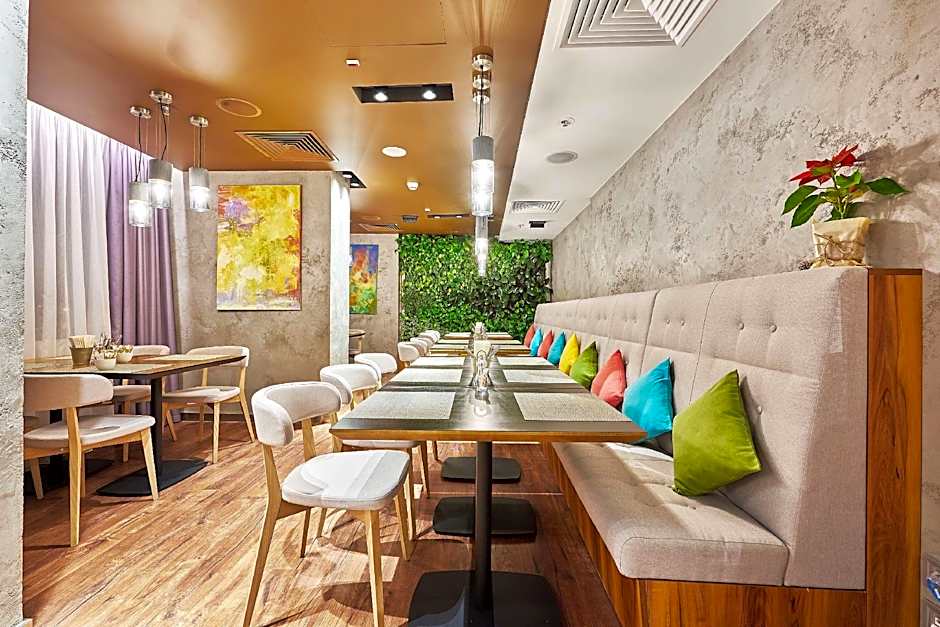 Park Inn by Radisson Kyiv Troyitska