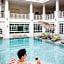 De Hug Hotel and Residence