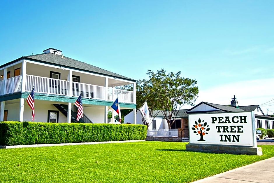 Peach Tree Inn & Suites