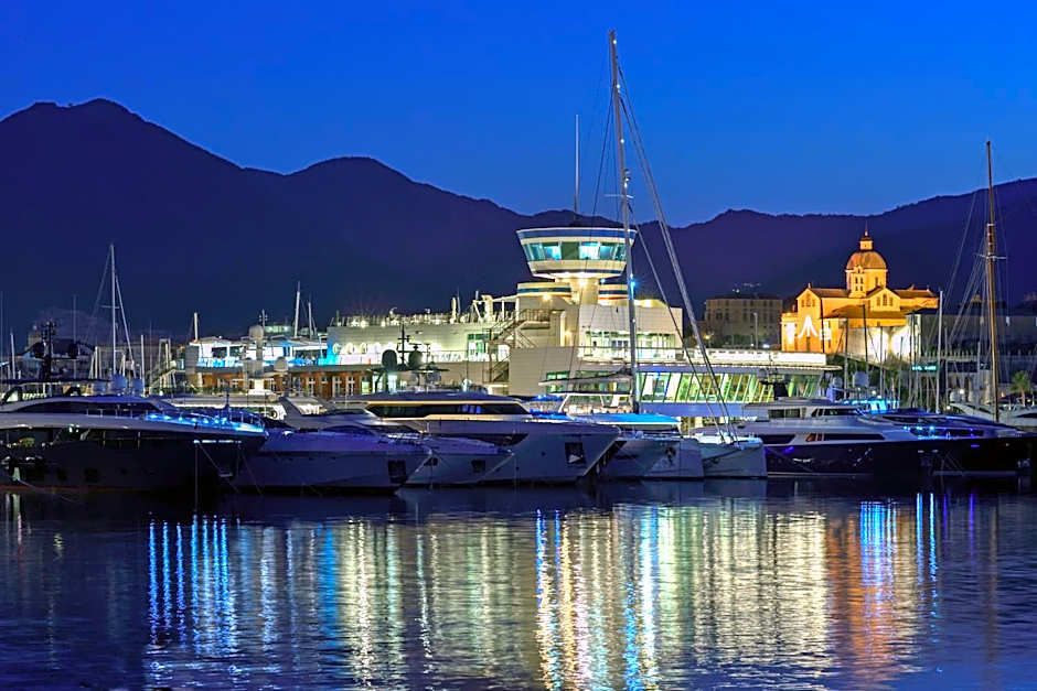 Yacht Club Marina di Loano | UNA Esperienze