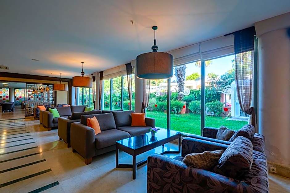 Palmeras Beach Hotel