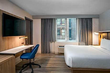 King Room with Roll-in Shower - Mobility Accessible