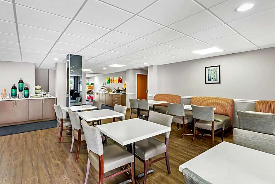 Quality Inn & Suites Bristol North