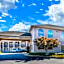 Econo Lodge Inn & Suites