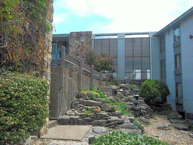 Quail's Nest Inn & Suites