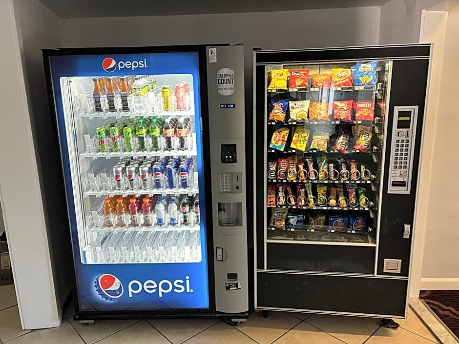 Admiralty Inn & Suites - a Red Collection Hotel