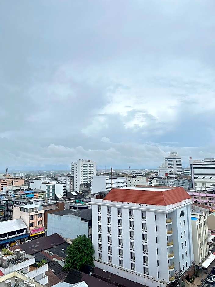 BP Grand Tower Hotel