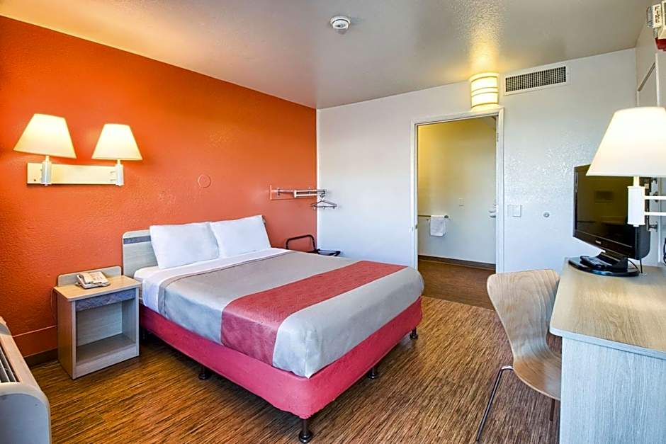 Motel 6-Pendleton, OR