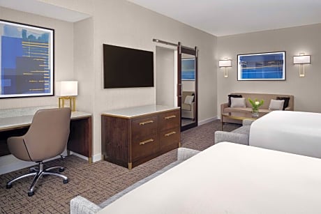 Hilton Indianapolis Hotel & Suites