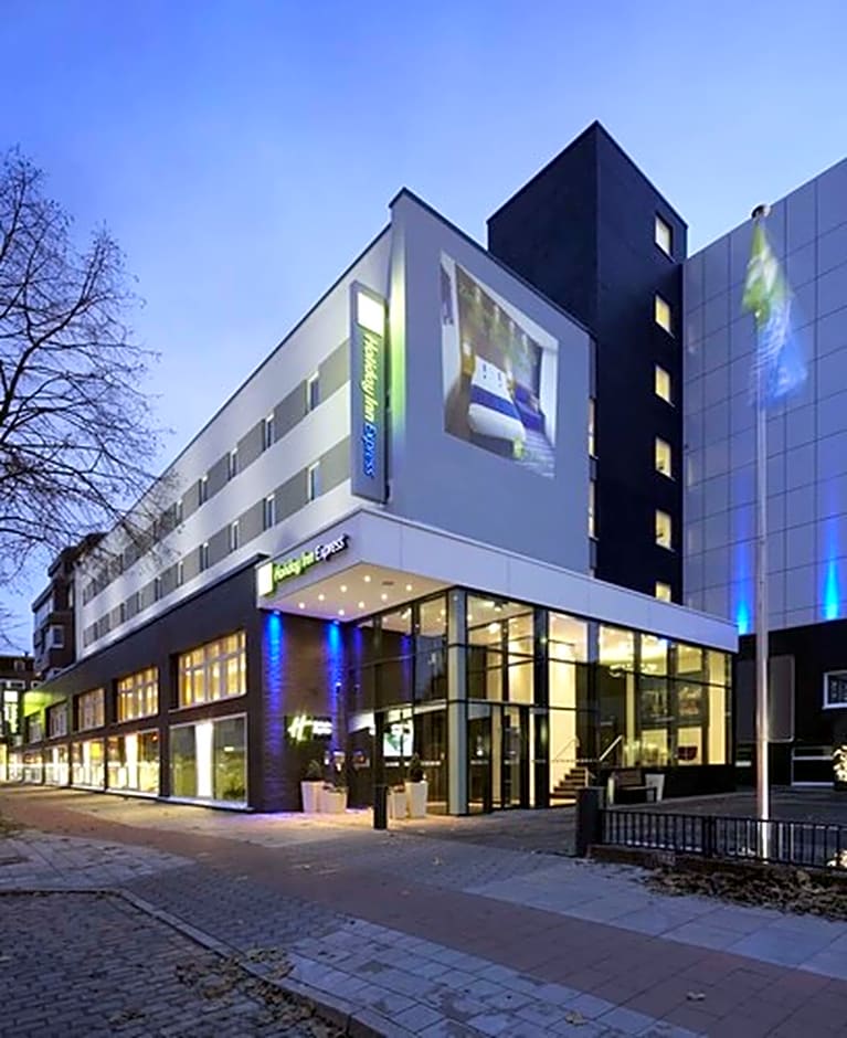 Holiday Inn Express Hamburg City Centre Hamburg Preise Ab Eur71