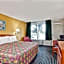 Days Inn by Wyndham Clarksville TN